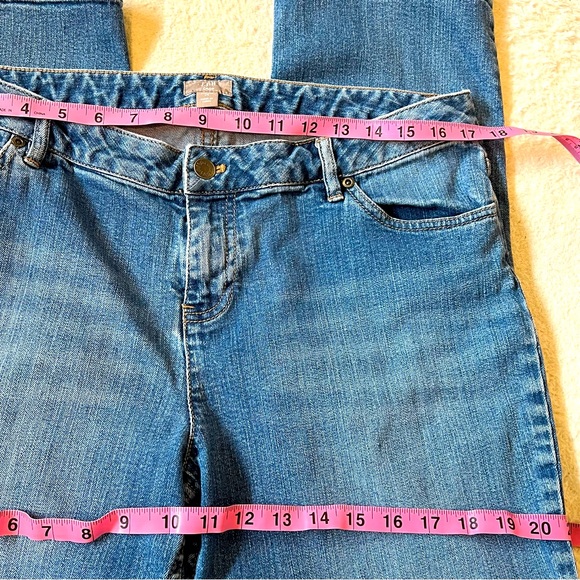 J.Jill women medium blue crop mid rise jean Acid wash distress, zip front Sz 14 - Picture 14 of 16